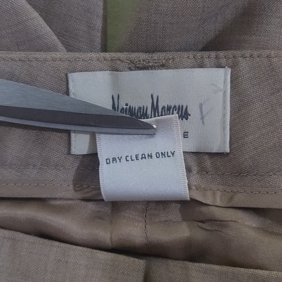 Neiman Marcus Exclusive Summer Wool Slacks - Picture 7 of 7
